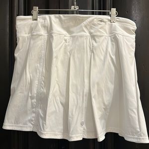 White ladies LuLu Lemon tennis skirt.  Almost never worn.